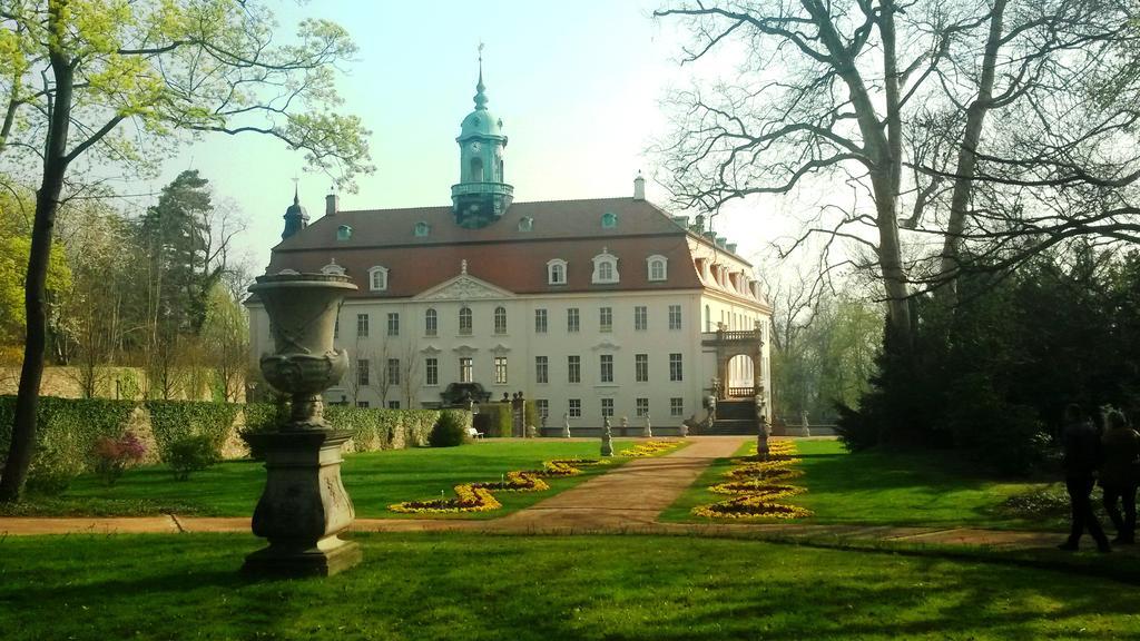 Rugs Hotel Am Schlosspark Lichtenwalde Exterior photo